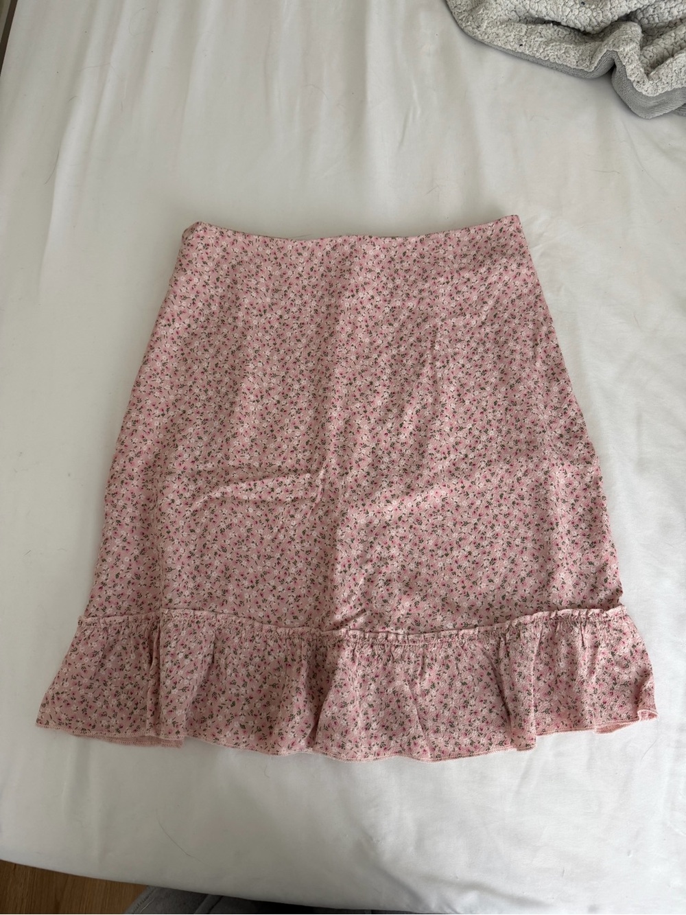 Brandy Melville Pink Floral Ruffle Mini Skirt